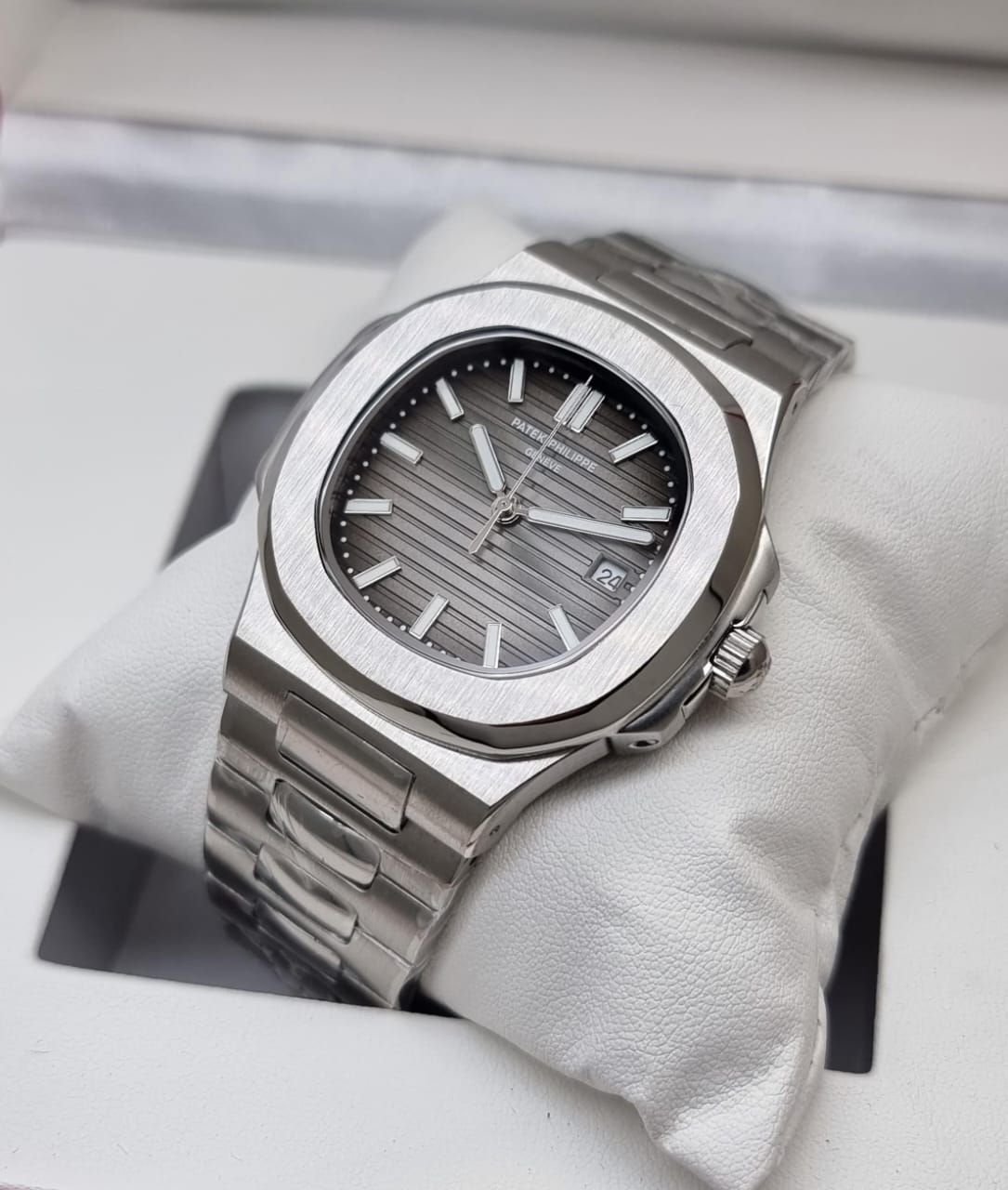 High Quality Luxury Branded Watch - Silver