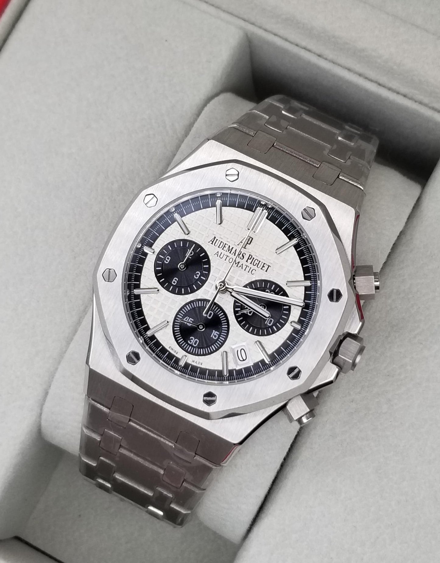 High Quality Luxury Branded Watch - Silver