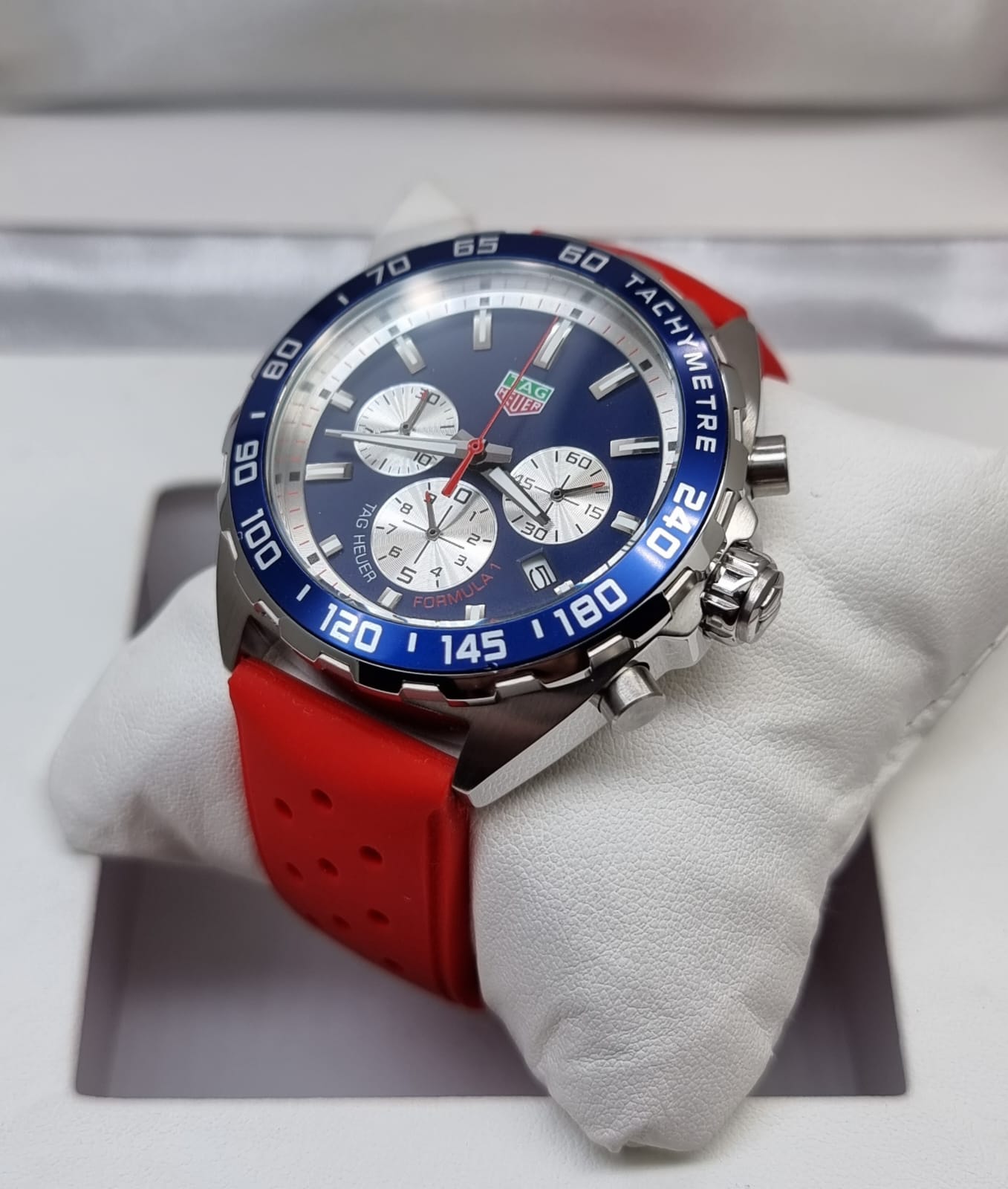 High Quality Luxury Branded Watch - Silver