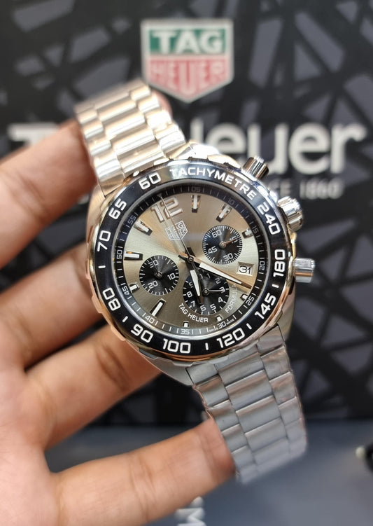 High Quality Luxury Branded Watch - Silver