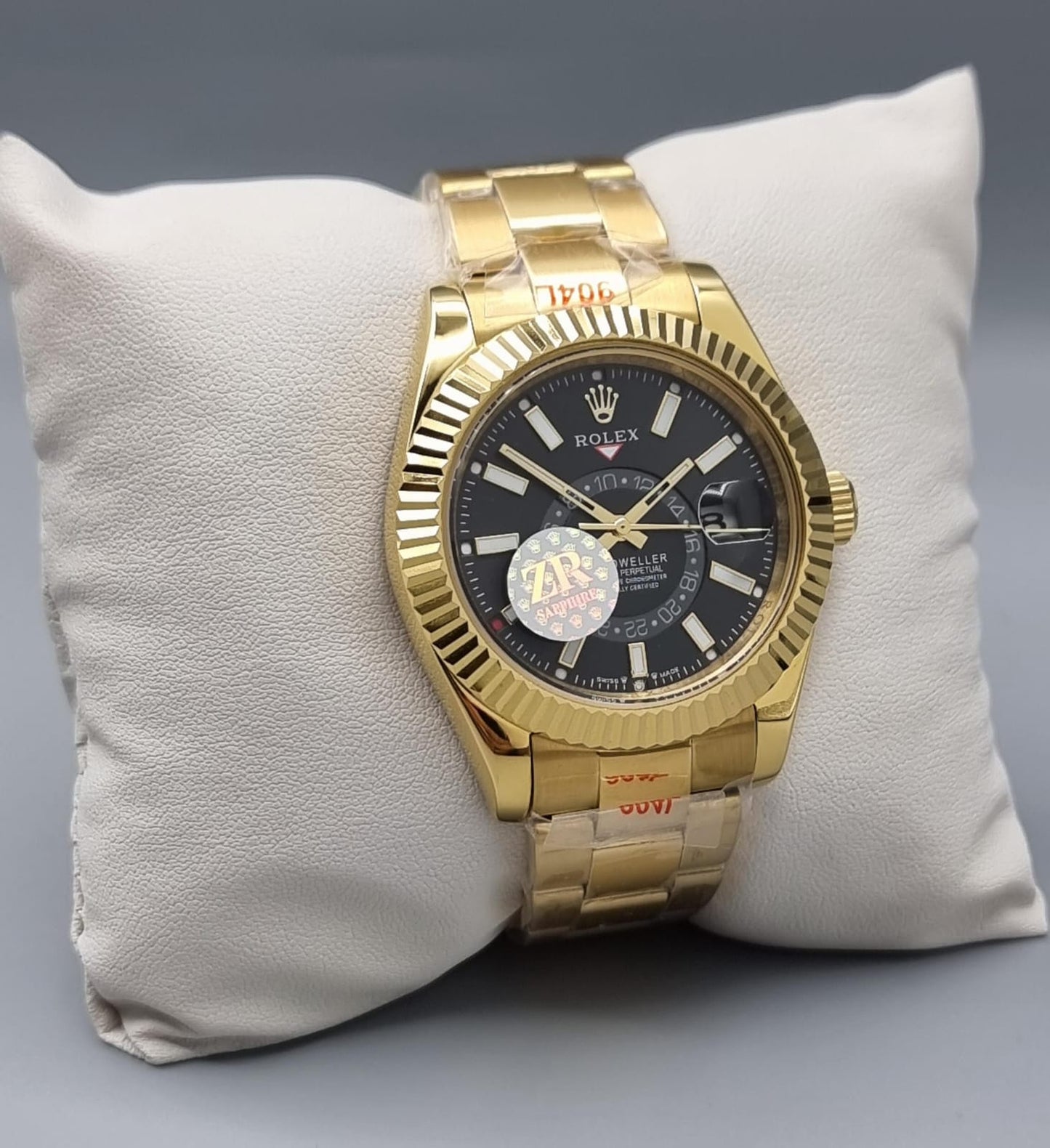 High Quality Luxury Branded Watch - Black Dail