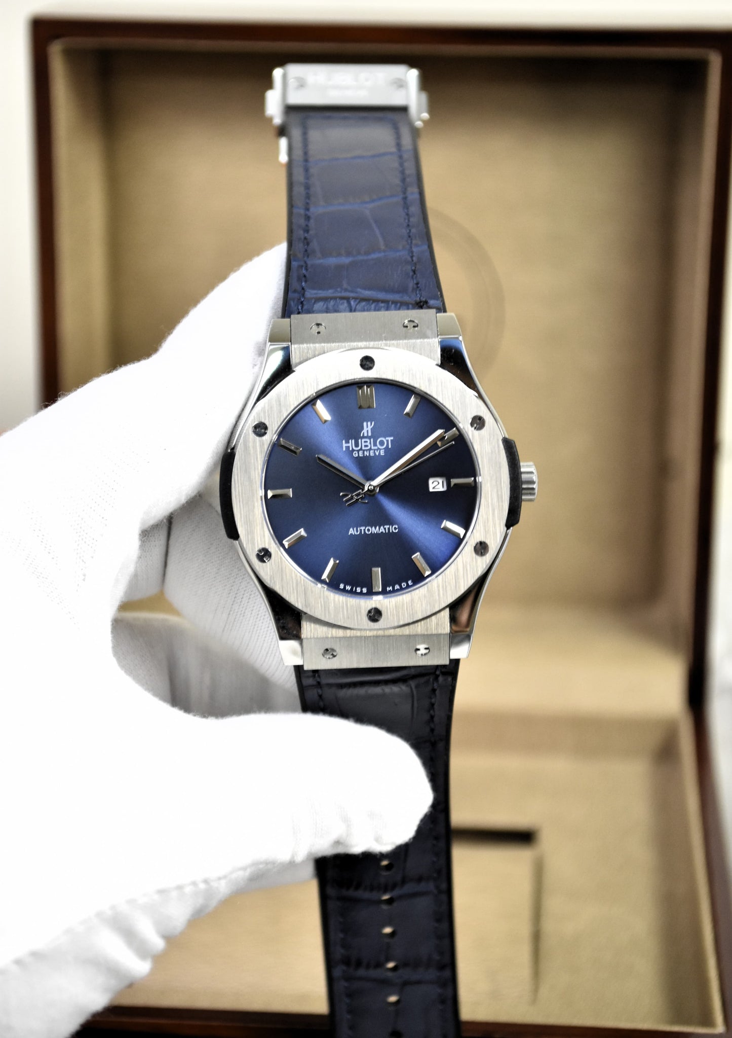 High Quality Luxury Branded Watch - Blue Leather