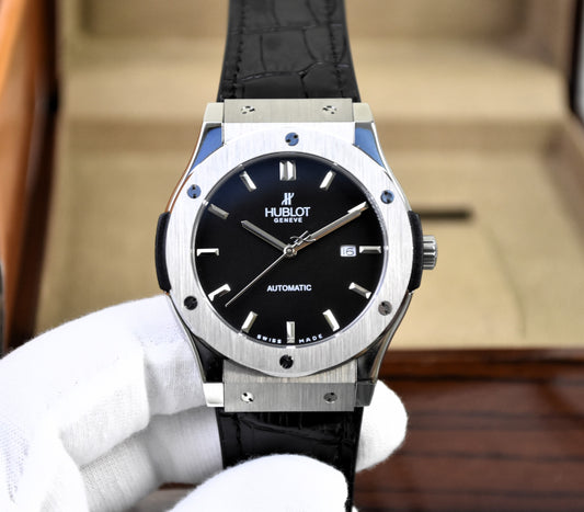 High Quality Luxury Branded Watch - Black Leather