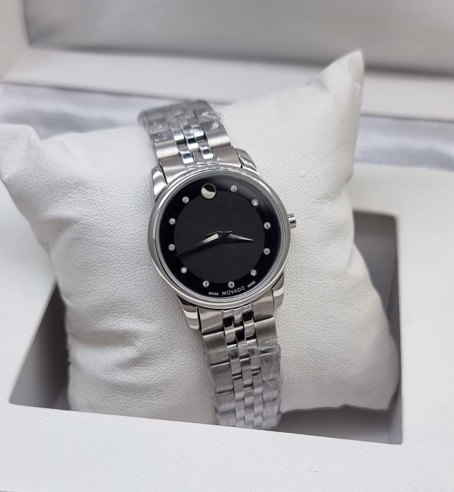 High Quality Luxury Branded Watch - Silver