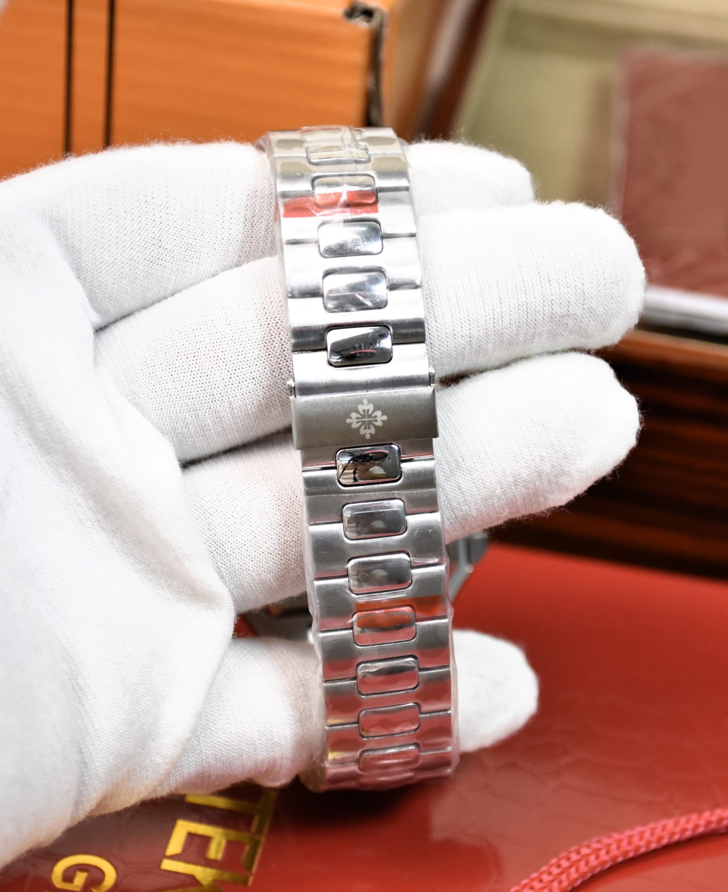 High Quality Luxury Branded Watch - Green Dail