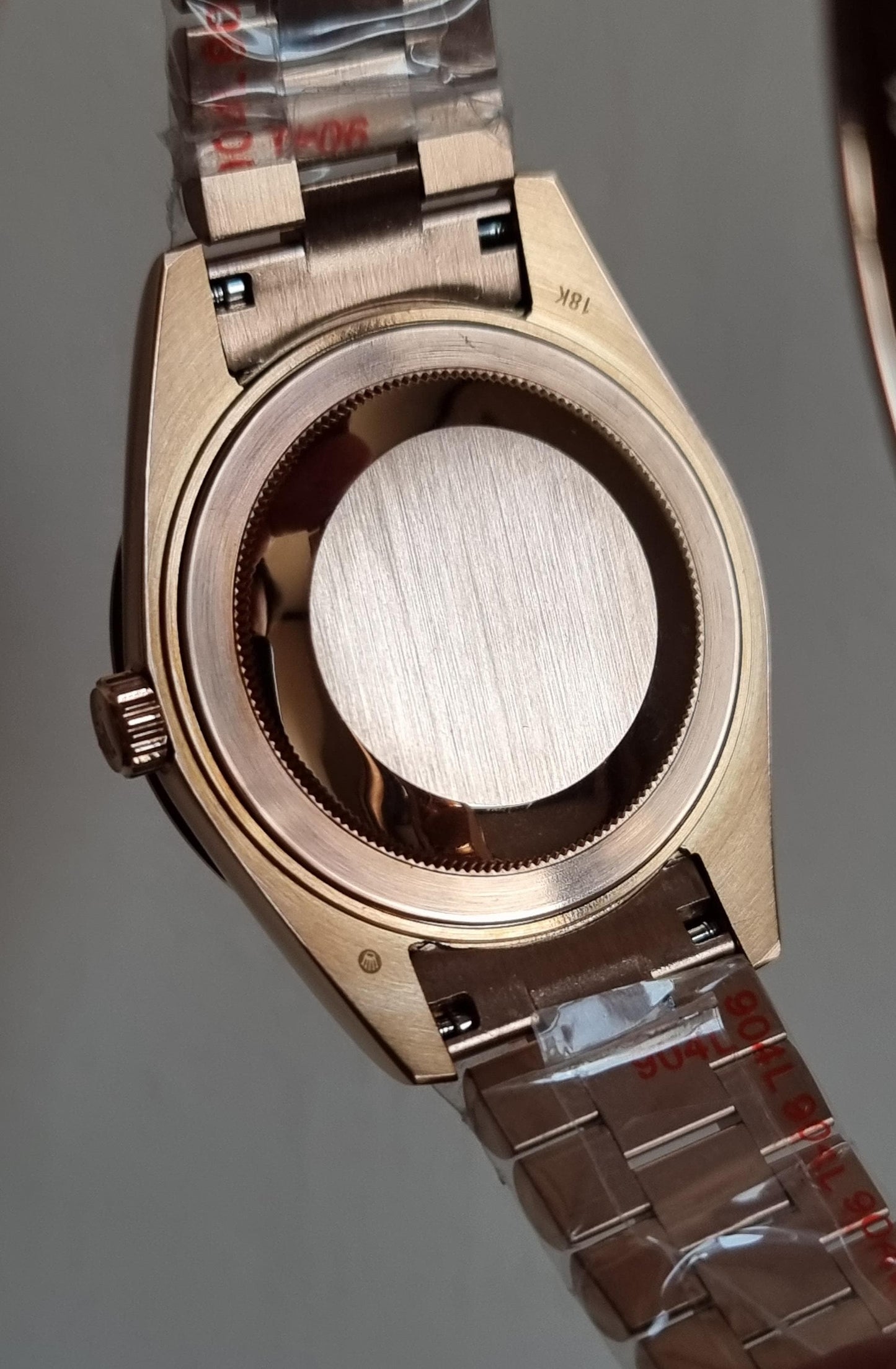 High Quality Luxury Branded Watch - Green Dail