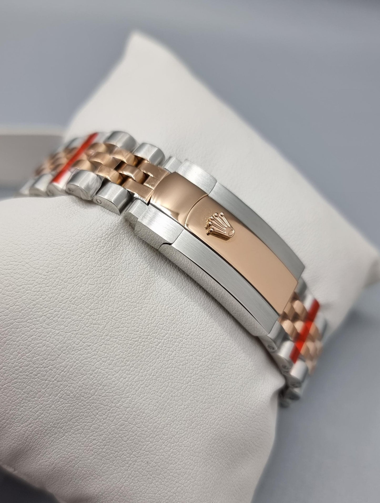 High Quality Luxury Branded Watch - Grey Dail