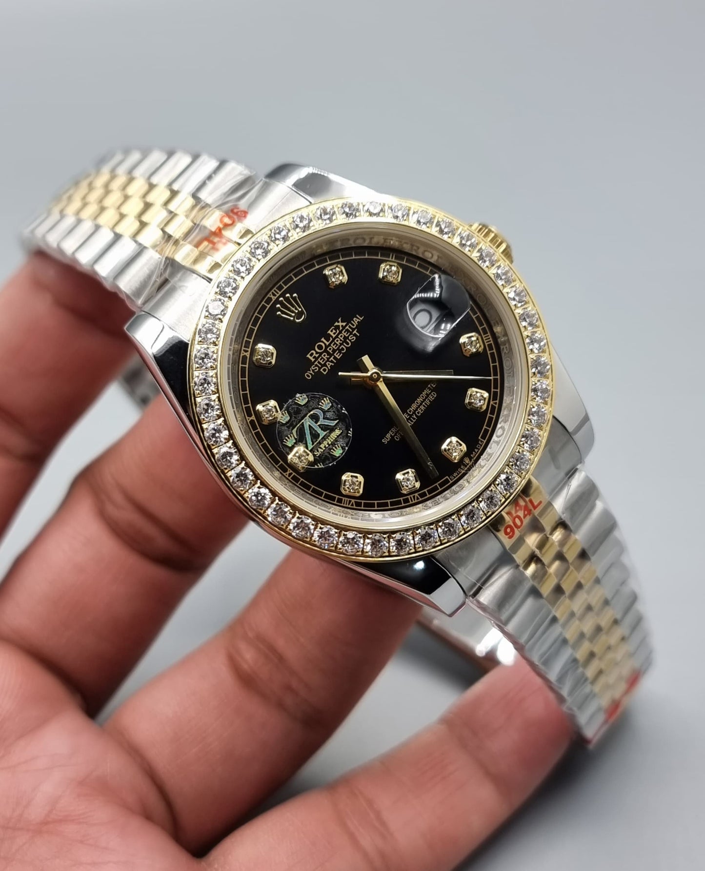 High Quality Luxury Branded Watch - Black Dail