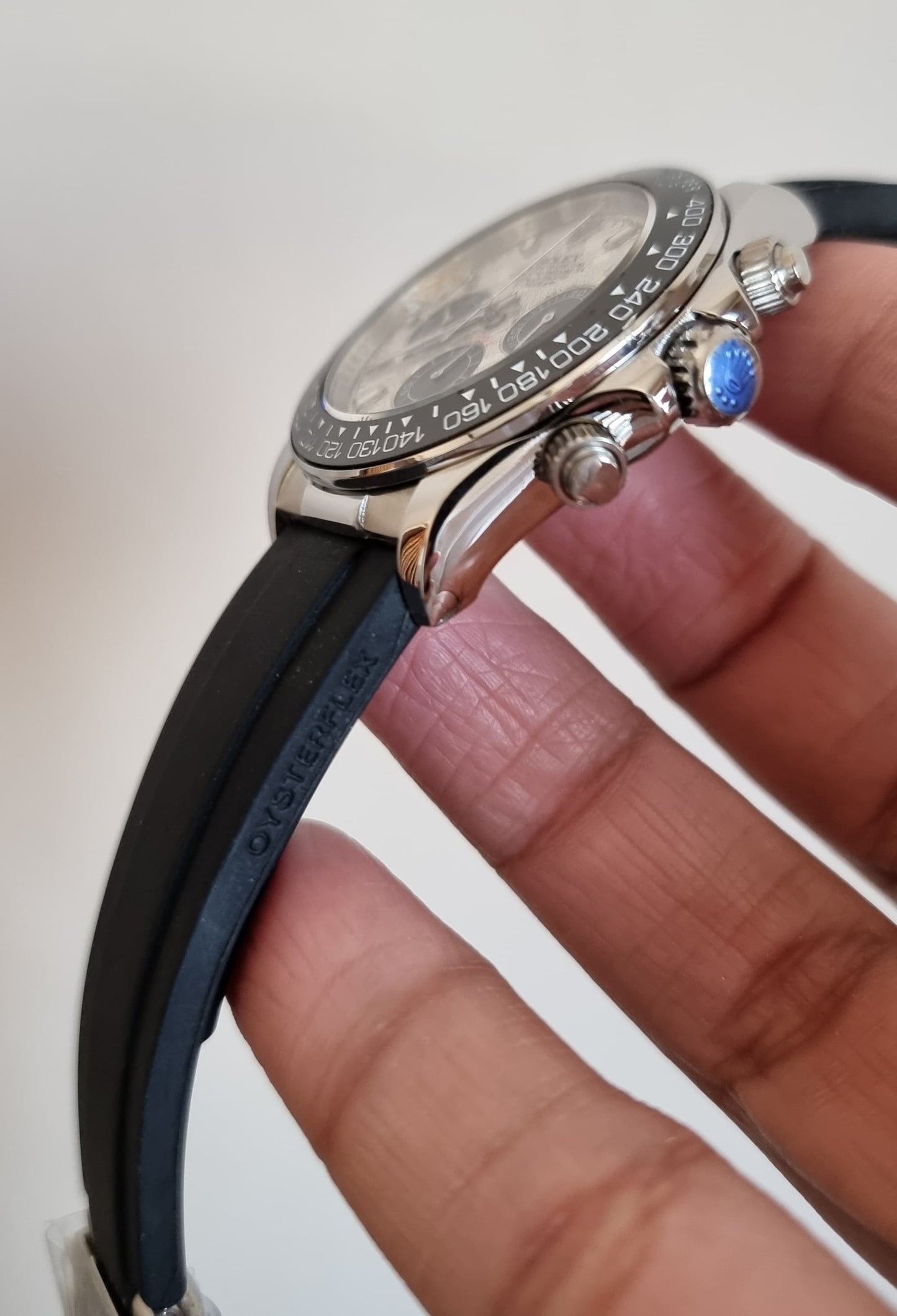 High Quality Luxury Branded Watch - Black Strap