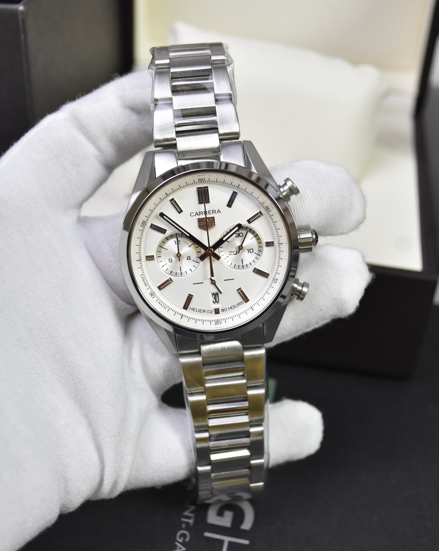 High Quality Luxury Branded Watch - White Dail