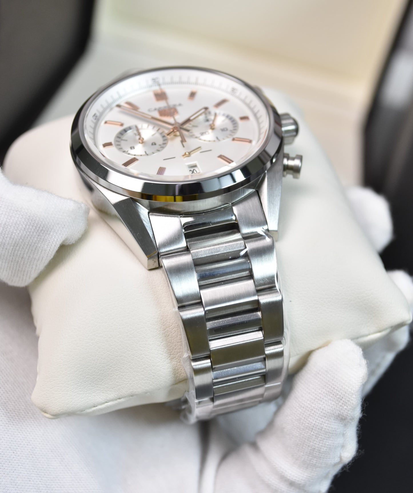 High Quality Luxury Branded Watch - White Dail