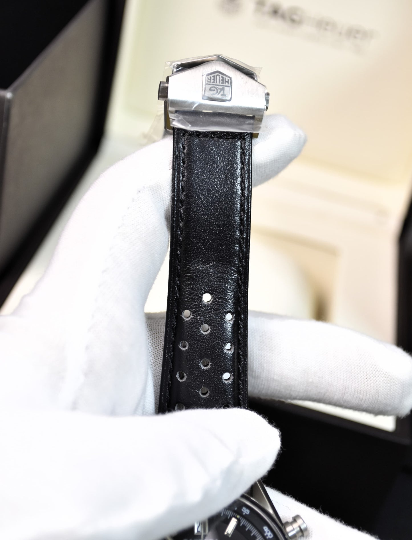 High Quality Luxury Branded Watch - Black Dail