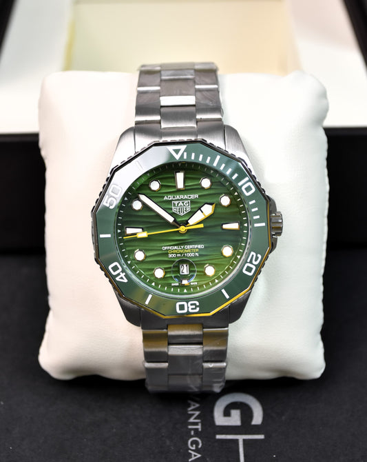 High Quality Luxury Branded Watch - Green Dail